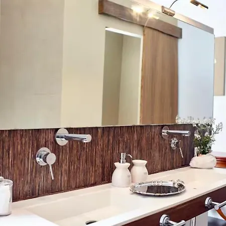 De Diseno De Grandes Dimensiones Apartment Sevilla